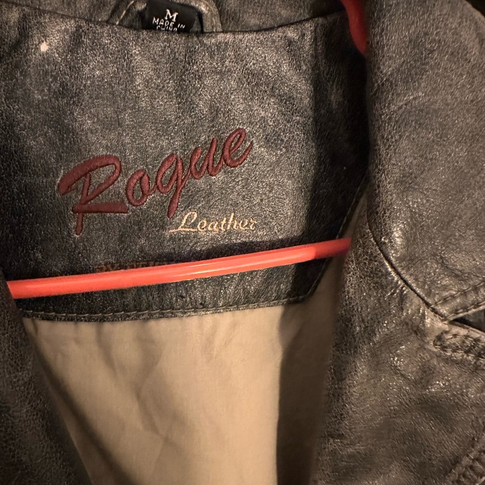 Leather jacket - Picture 12 of 12